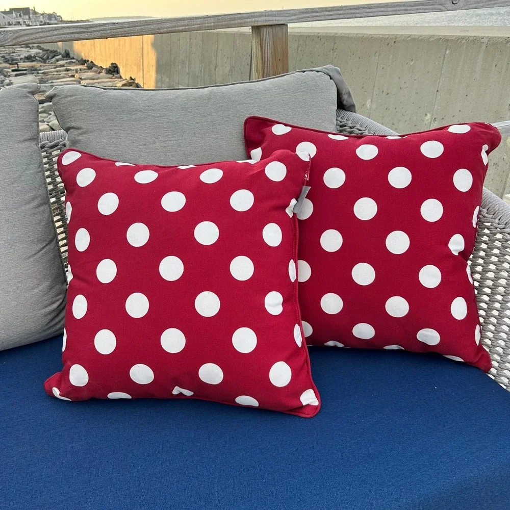 Set of 2 Pillow Perfect Red White Polka Dot Outdoor Throw Pillows 18